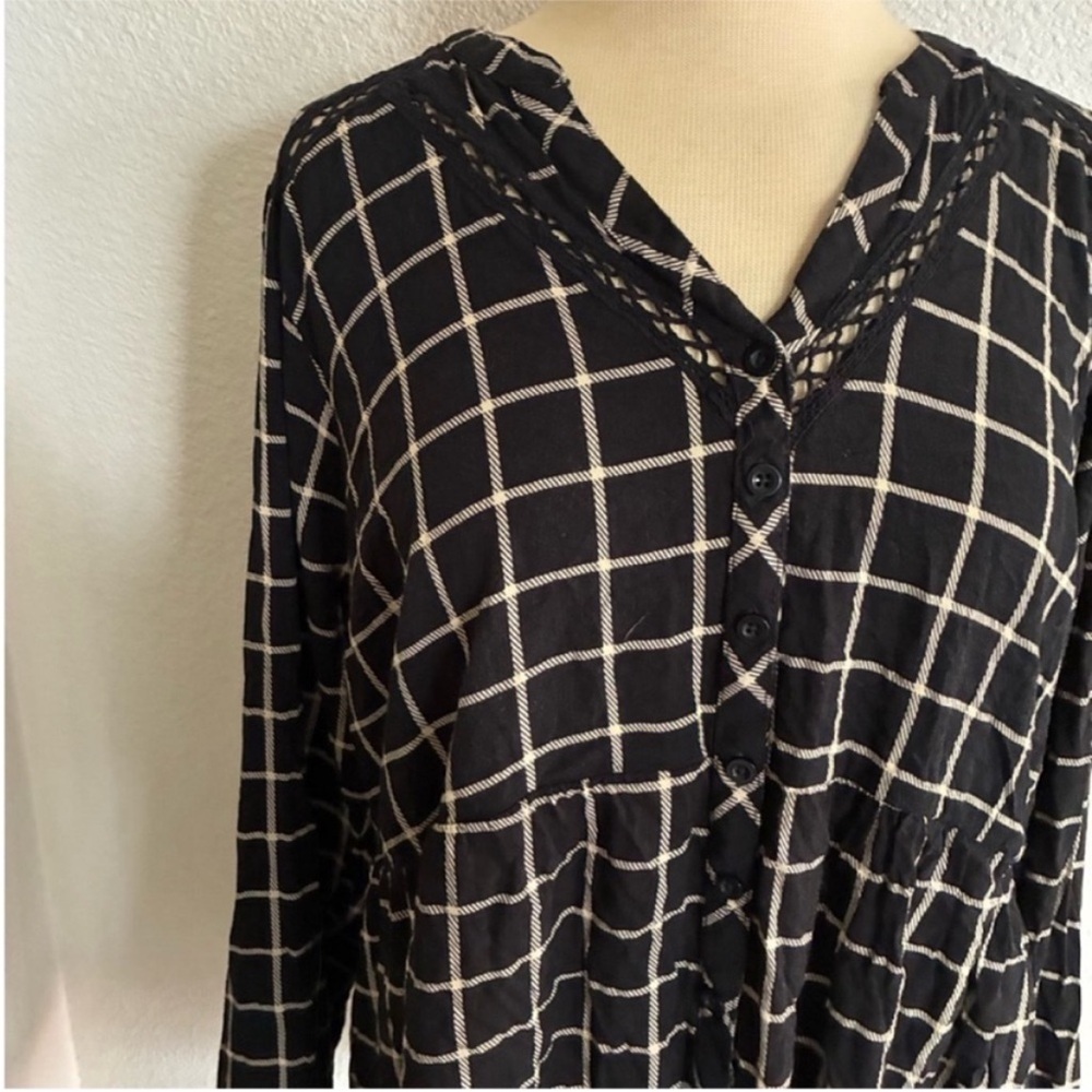 Torrid plaid babydoll buttondown - Picture 2 of 6